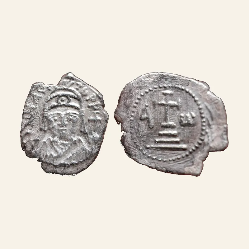 MAURICE TIBERIUS. 582-602 AD. AR Half Siliqua (0.92 gm). Carthage mint. RRR