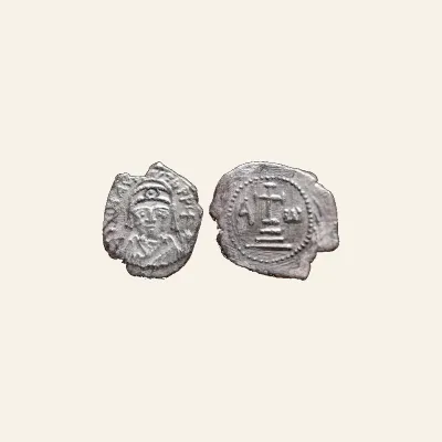 MAURICE TIBERIUS. 582-602 AD. AR Half Siliqua (0.92 gm). Carthage mint. RRR