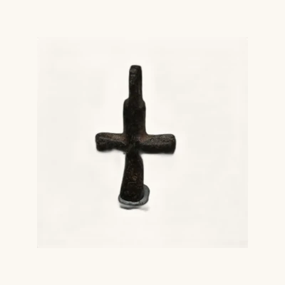 Byzantine Bronze Cross Pendant – 7th-10th Century AD - vue 3
