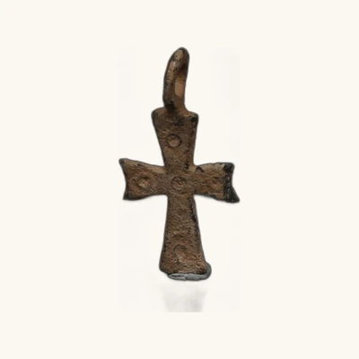 Byzantine Bronze Cross Pendant – 7th-10th Century AD - vue 3