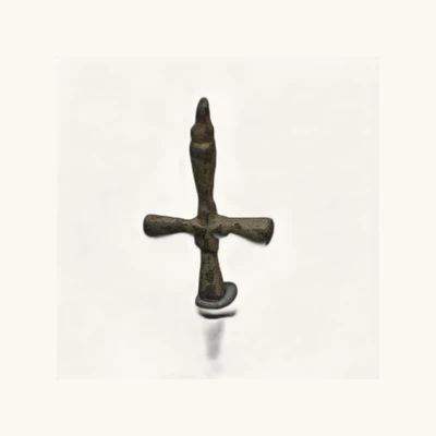 Byzantin – Pendentif croix en bronze (7e – 10e siècle apr. J.-C.) - vue 2