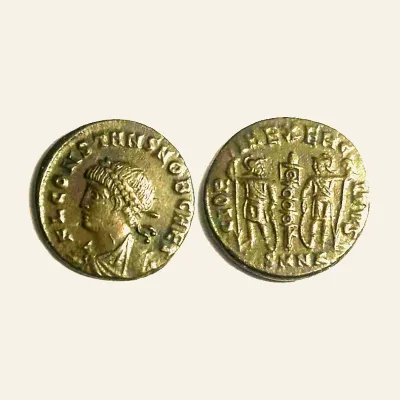 Avers, du follis, pour CONSTANS AE Follis. 346-349 AD. GLORIA EXERCITVS. RIC 202 RARE R4, 349 AD, RIC RIC 202 RARE R4