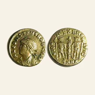 Reverse, of the follis, for CONSTANS AE follis. 346-349 AD. GLORIA EXERCITVS. RIC 202 RARE R4, 349 AD