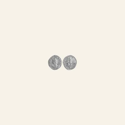 Reverse, of the sestertius, for Salonina Æ Sestertius. Rome, AD 256-257 AD. RARE, mint of Rome, 257 AD