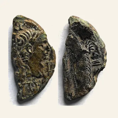 Avers, du as, pour GAUL. Nemausus. Augustus and Agrippa. 27 BC-AD 14. Æ Halved As (14mm - 5.53 g). Struck 10-14 AD., 27 BC...