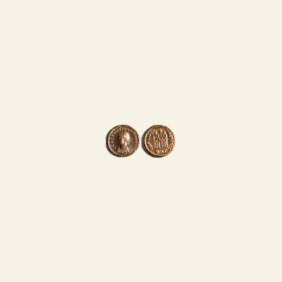 Reverse, for Constantine II Caesar AE3 PROVIDENTIAE CAESS Campgate, mint of Rome, 327 AD