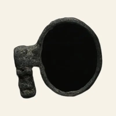 Reverse, for Ancient Roman Bronze Keychain – 1st to 3rd Century AD, 1er-3e siècle après J.-C.