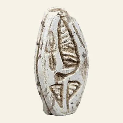 Avers, du Cauroid, pour Cauroid en stéatite à uraeus et motifs floraux – Égypte ancienne, Nouvel Empire (1550–1100 av....