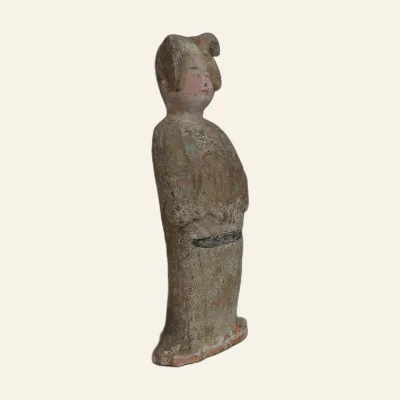 Revers, pour Dame de cour Tang en terre cuite polychrome (仕女俑) – avec certificat d’authenticité (TL QED), VIIIe siècle apr....