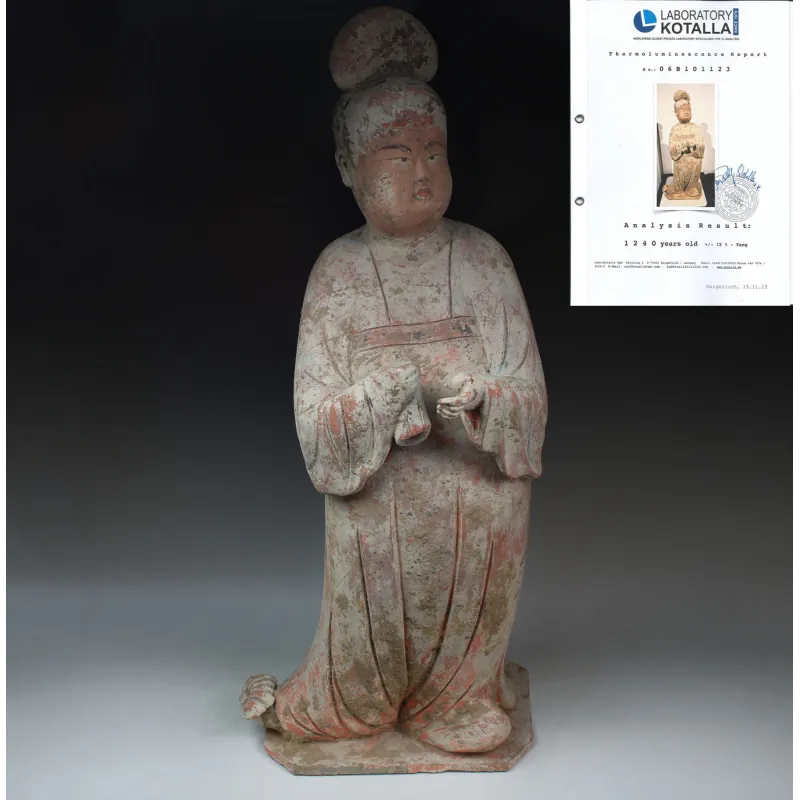 Avers, pour Chinese, Tang Dynasty — Statuette of a Fat Lady — 618 - 907 ap. J.-C., 618 - 907 ap. J.-C.