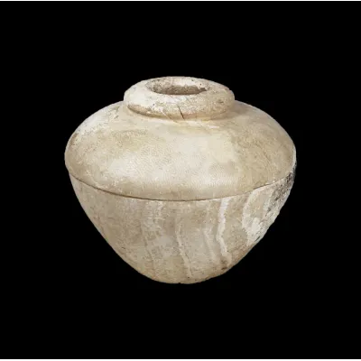Avers, pour Égyptien — Globular vase — Late period, 664 - 332 av. J.-C., Late period, 664 - 332 av. J.-C.
