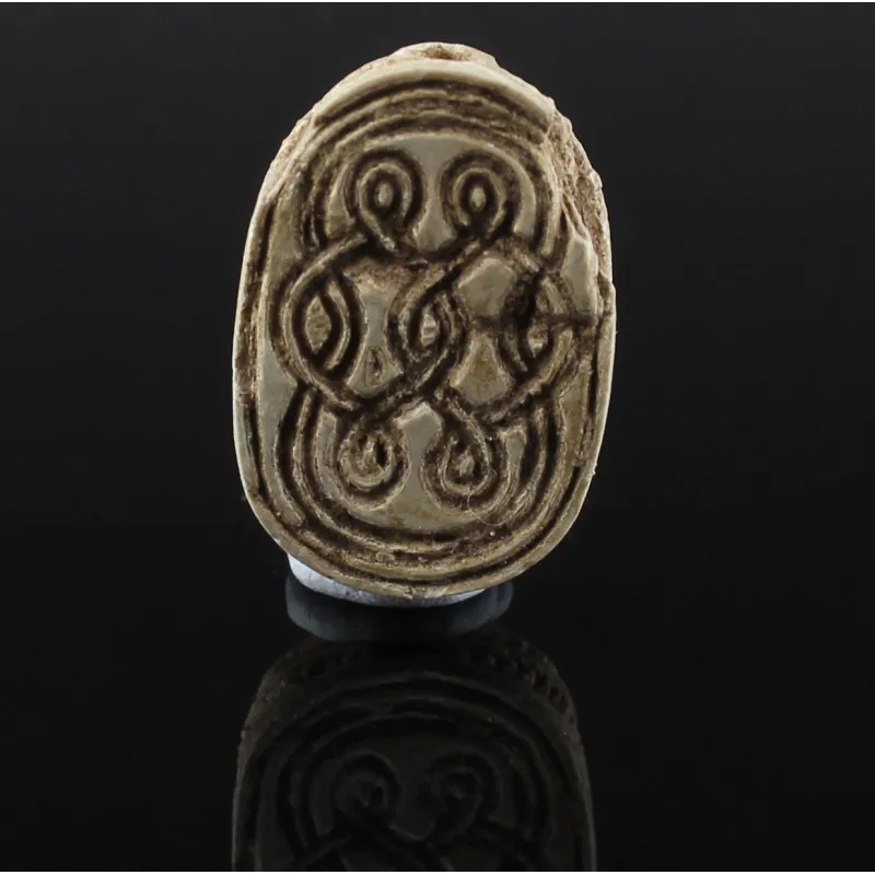 Avers, pour Égyptien — Scaraboïde with complex robe pattern — Second Intermediate Period, 1700 - 1550 av. J.-C., Second...
