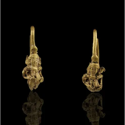 Avers, pour Greek, Hellenistic — EarBagues with the depiction of Eros — 3e - 2e siècle av. J.-C., 3e - 2e siècle av. J.-C.