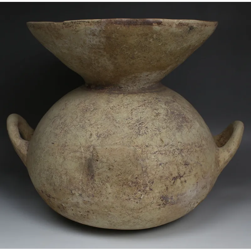 Avers, pour Greek, Daunia — Funnel krater — 4e siècle av. J.-C., 4e siècle av. J.-C.