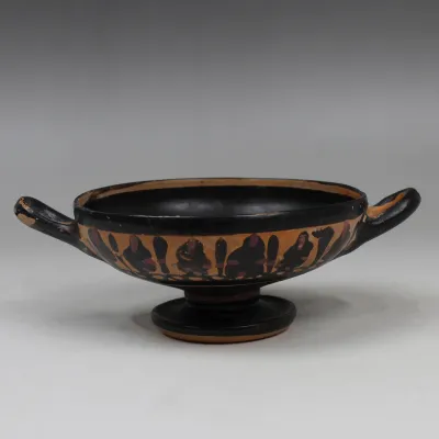 Avers, pour Greek, Apulian — Kylix — 4e siècle av. J.-C., 4e siècle av. J.-C.