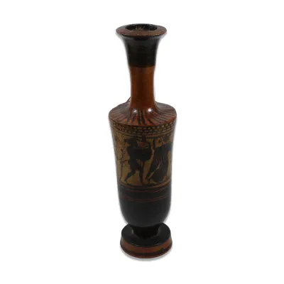 Avers, pour Greek, Attic — Black figure lekythos, satyr with kithara and dancing maenad between two trees — 5e siècle av....