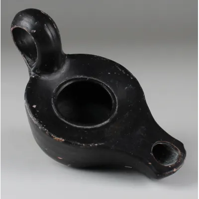 Avers, pour Grec — Lampe à huile, Type Apulian and Cnidian — 2e siècle av. J.-C., 2e siècle av. J.-C.