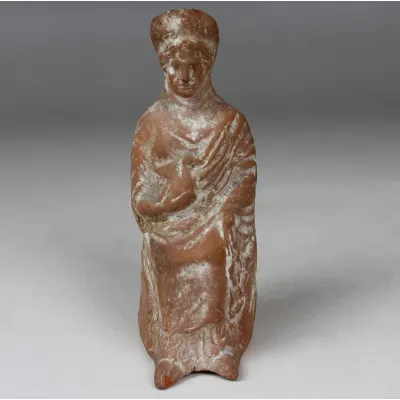 Avers, pour Greek, Hellenistic period — Statuette of a seated woman with bird — 3e - Ier siècle av. J.-C., 3e - Ier siècle...