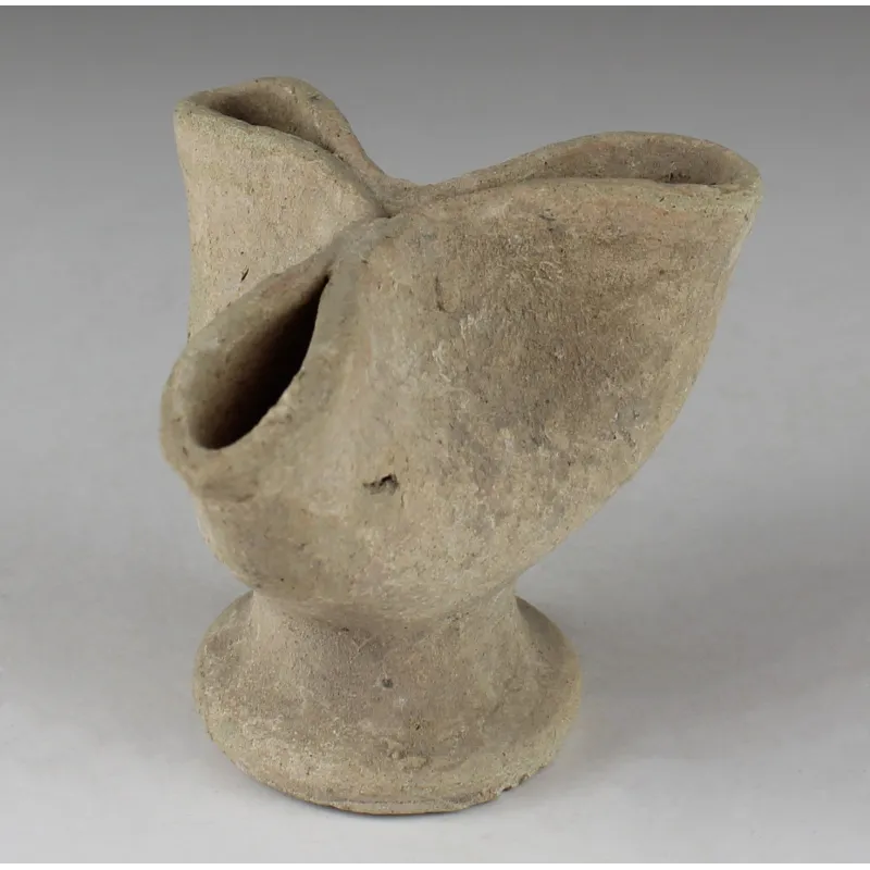 Avers, pour Iron Age, Punic — Lampe à huile with three nozzles, Type Deneauve X — 2e siècle av. J.-C., 2e siècle av. J.-C.