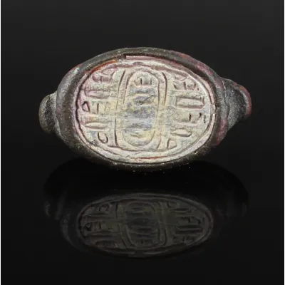 Avers, pour Iron Age — Scarab seal in bezel Bague — 8e siècle av. J.-C., 8e siècle av. J.-C.