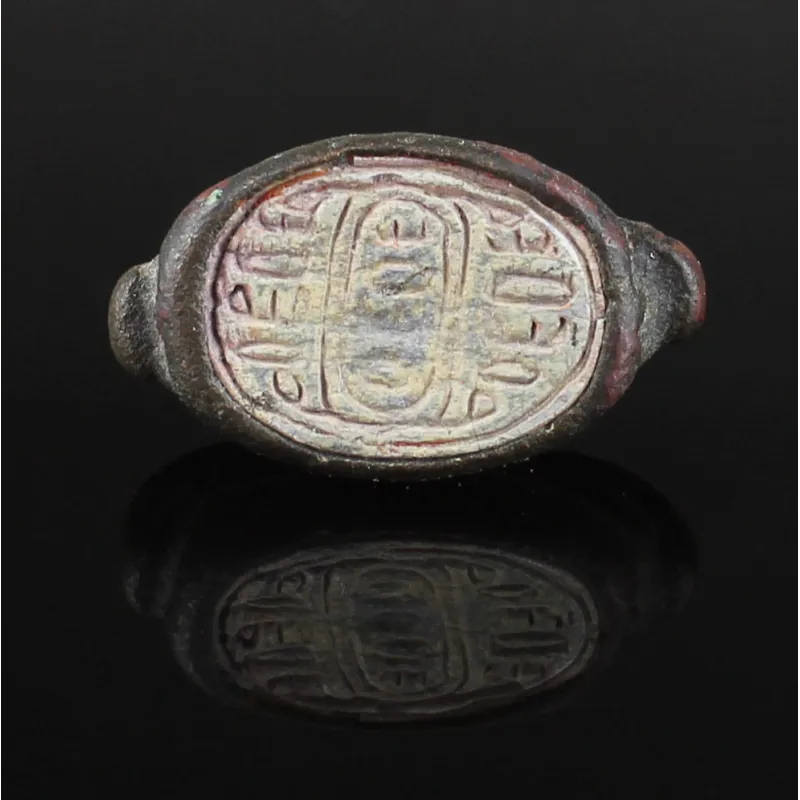 Avers, pour Iron Age — Scarab seal in bezel Bague — 8e siècle av. J.-C., 8e siècle av. J.-C.