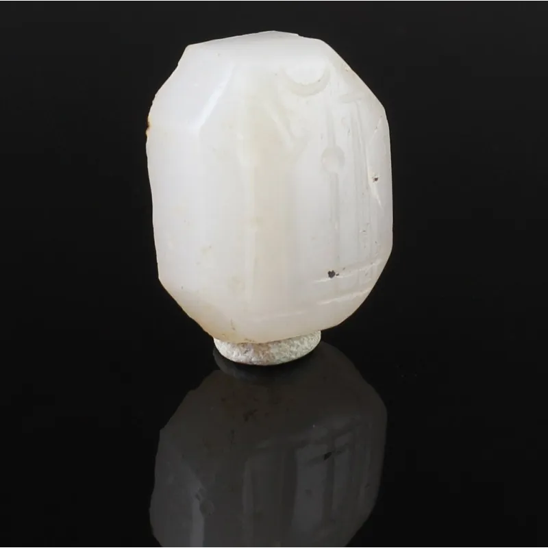 Avers, pour Iron Age, Neo-Babylonian — Seal with Worshipper before Symbols — 626 - 539 av. J.-C., 626 - 539 av. J.-C.