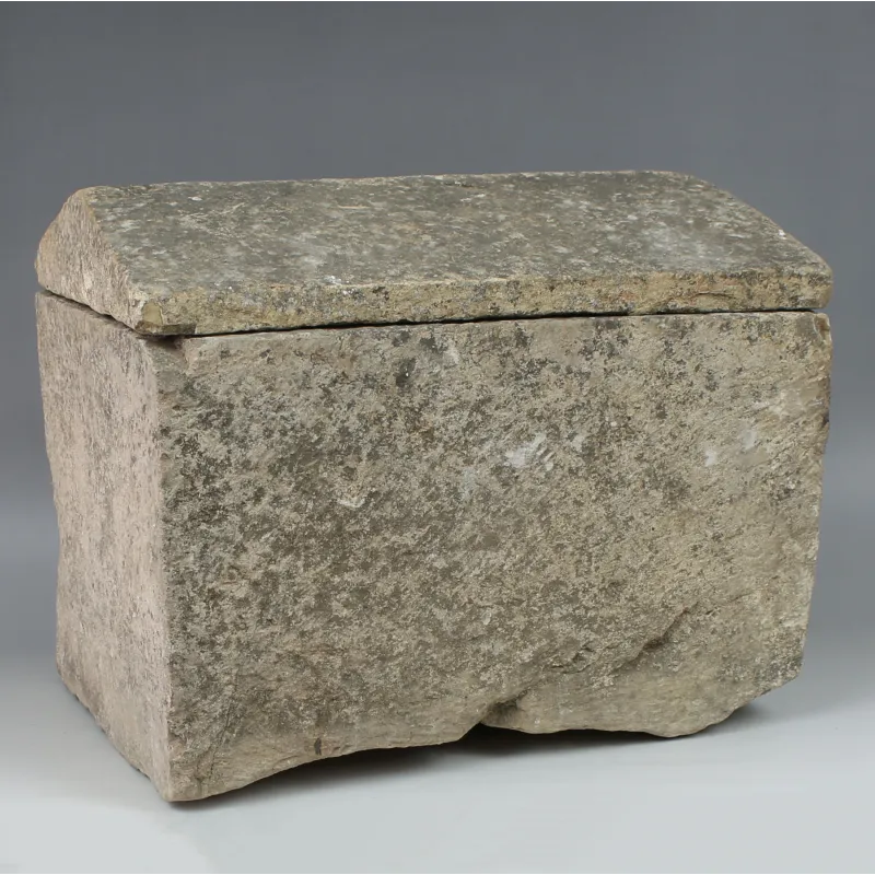 Avers, pour Late Hellenistic / Early Roman, North Africa — Ossuary with lid — 3e siècle av. J.-C. - Ier siècle ap. J.-C., 3e...