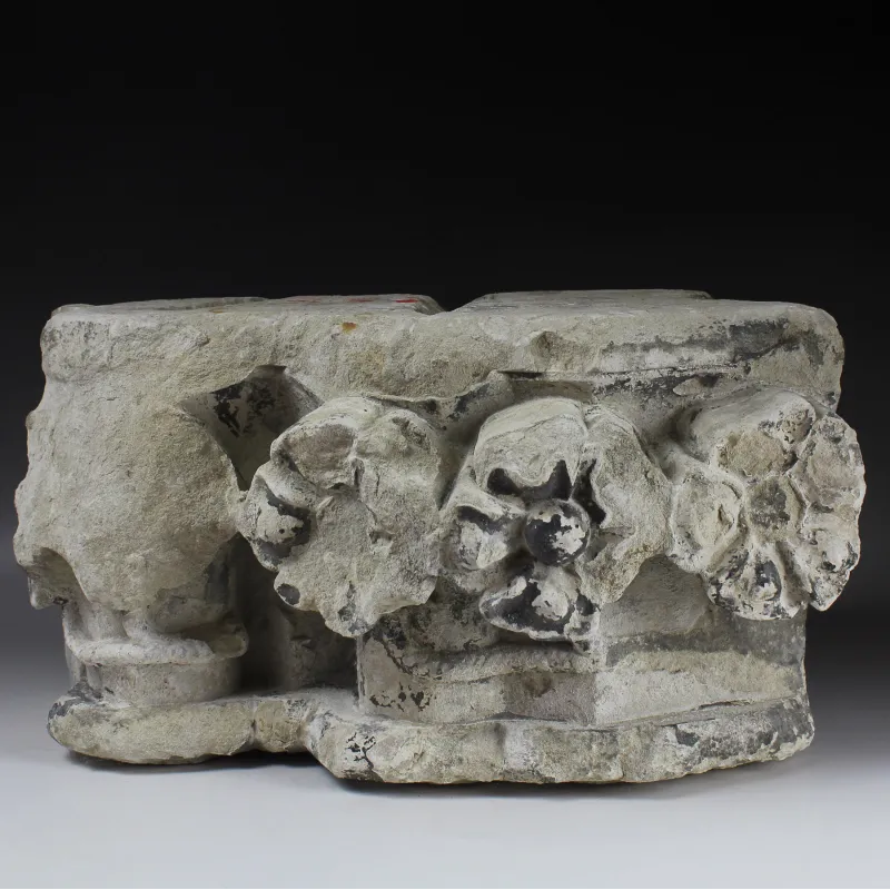 Avers, pour Medieval, France — Capital with flower decoration — 14e siècle ap. J.-C., 14e siècle ap. J.-C.