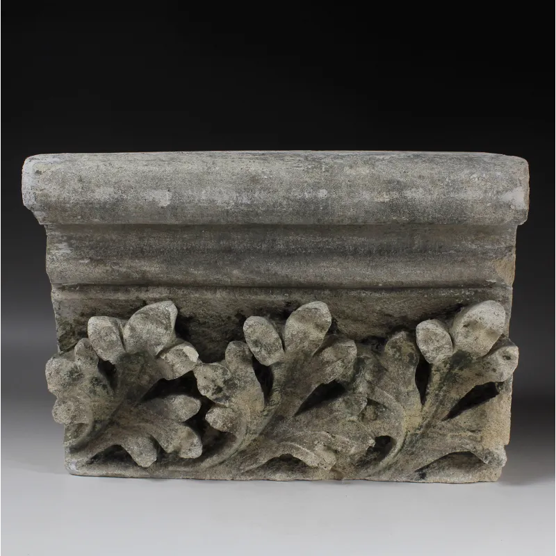 Avers, pour Medieval, France — Frieze carved in high relief with foliage — 13e siècle ap. J.-C., 13e siècle ap. J.-C.