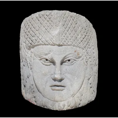 Avers, pour Roman, Gaul — Angular mask — 3e - 4e siècle ap. J.-C., 3e - 4e siècle ap. J.-C.