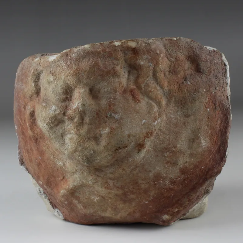 Avers, pour Romain — Fragment of cuirass (Lorica musculata) with Gorgon — 1e - 3e siècle ap. J.-C., 1e - 3e siècle ap. J.-C.