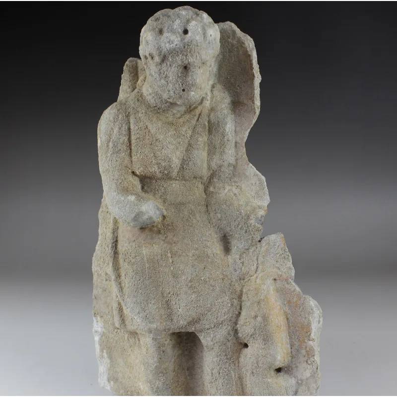 Avers, pour Romain — Fragment of sarcophagus depicting a man being attacked by a snake — 2e - 3e siècle ap. J.-C., 2e - 3e...