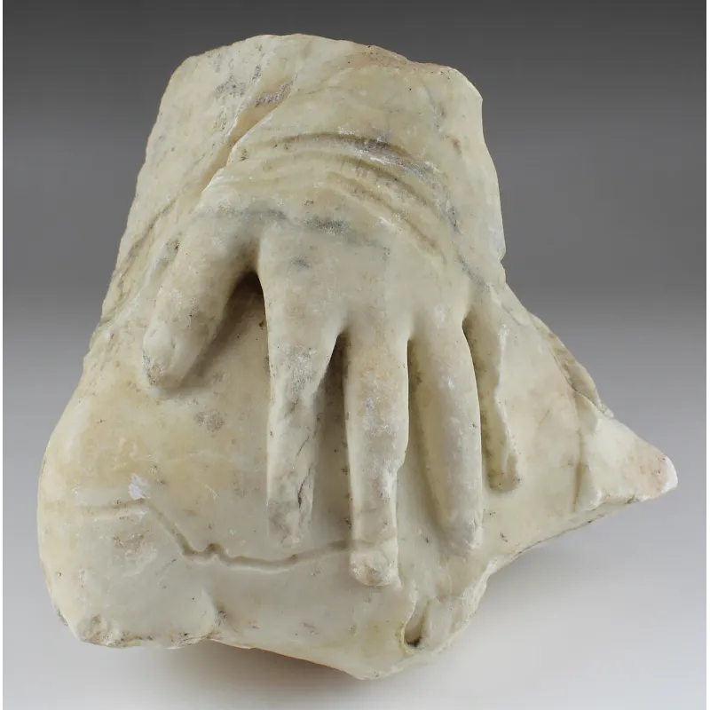 Avers, pour Romain — Fragment with hand — 1e - 2e siècle ap. J.-C., 1e - 2e siècle ap. J.-C.