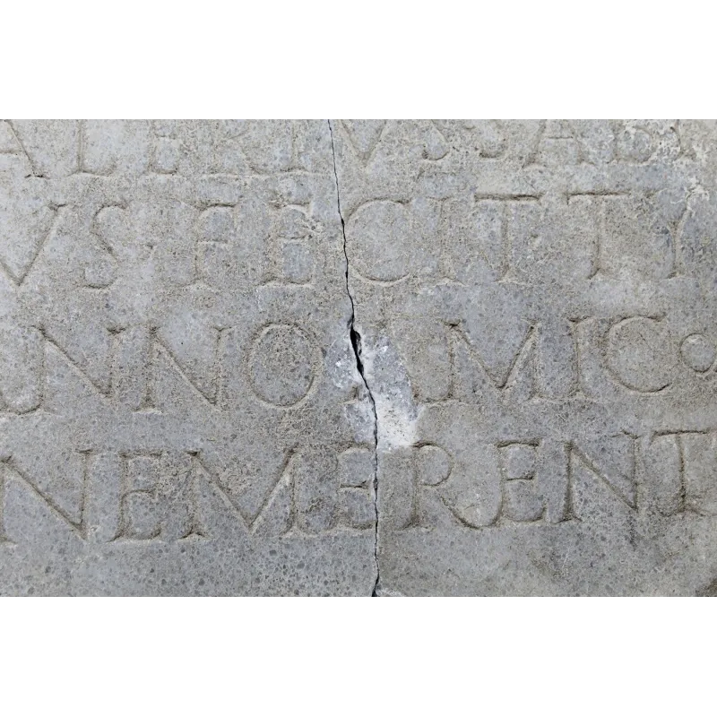 Avers, pour Romain — Funerary stele with inscription — Ier siècle ap. J.-C., Ier siècle ap. J.-C.