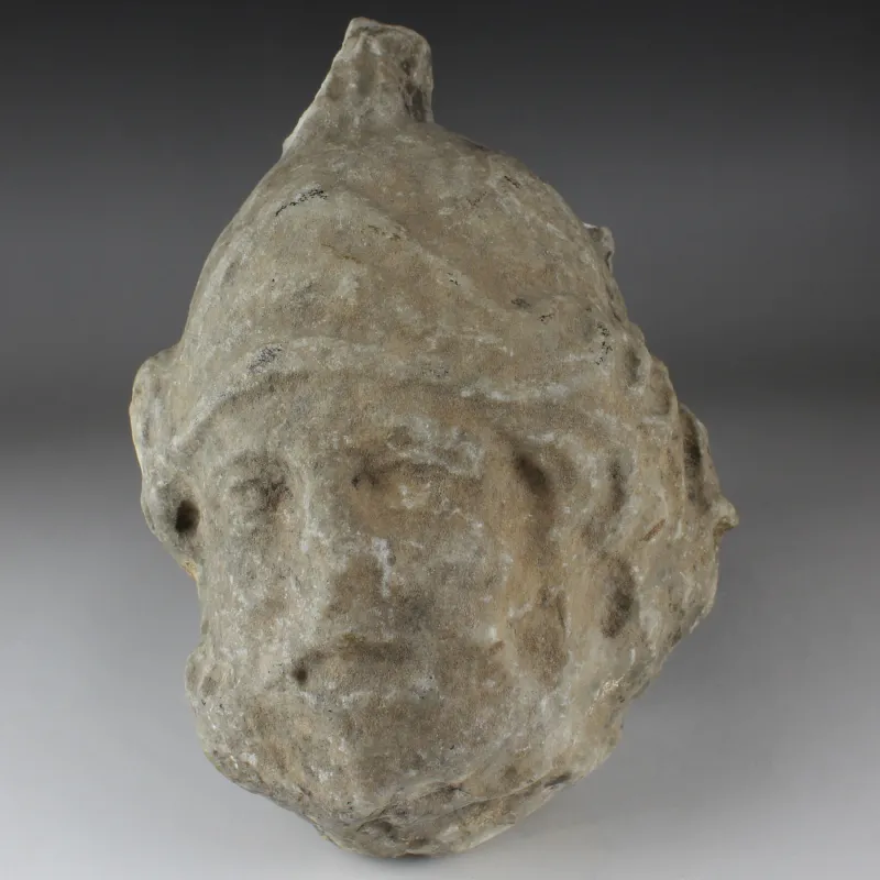 Avers, pour Romain — Head of a helmeted soldier (fragment) — 2e - 3e siècle ap. J.-C., 2e - 3e siècle ap. J.-C.
