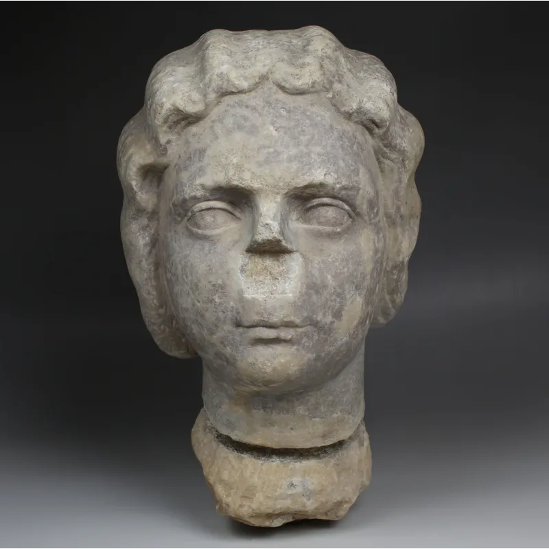 Avers, pour Romain — Head of a woman / Portrait of a princess or an empress, Type Hanovre-Palazzo Corsini — Severan period...