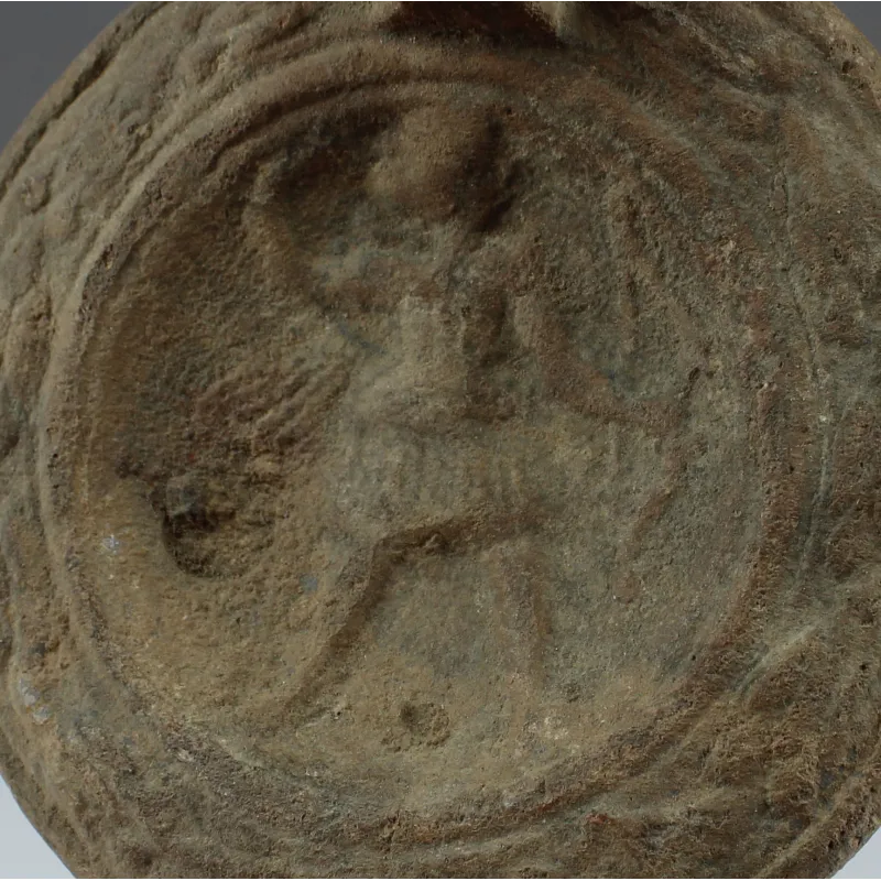 Avers, pour Romain — Lampe à huile with Diana with bow, Type Bussière D X 4 — 175 - 250 ap. J.-C., 175 - 250 ap. J.-C.