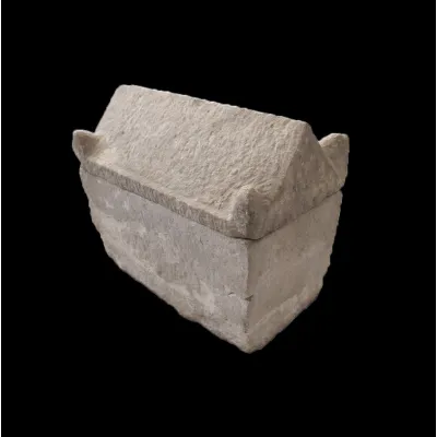 Avers, pour Roman, North Africa — Ossuary with lid — 2e siècle av. J.-C. - Ier siècle ap. J.-C., 2e siècle av. J.-C. - Ier...