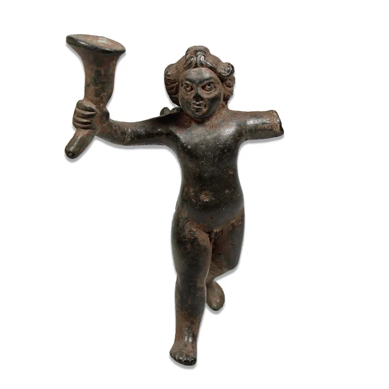 Avers, pour Romain — Statuette of Eros with drinking horn — 1e - 3e siècle ap. J.-C., 1e - 3e siècle ap. J.-C.