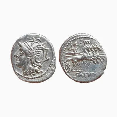 Lucius Appuleius Saturninus, denier d'argent a la tete de Roma et a Saturne dans un quadrige, Rome, vers 104 av. J.-C. - 003389