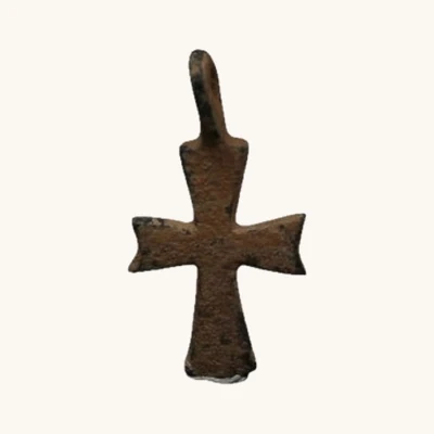 Pendentif croix en bronze byzantin – 7e-10e siècle après J.-C. - vue 1